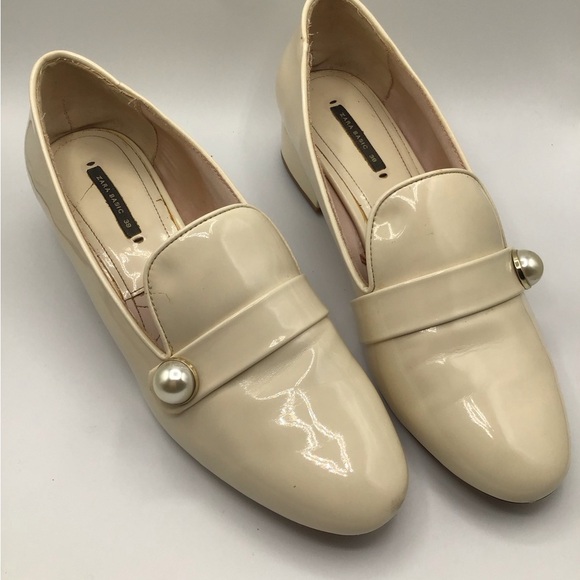 Zara Basic Collection Shiny Cream Women’s Shoes - Size US8 - EU 39 - Pre-loved - Picture 4 of 10